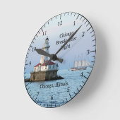 Chicago Breakwater Light and boat klok (Hoek)