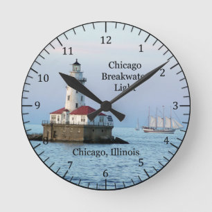 Chicago Breakwater Light and boat klok