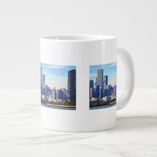 Chicago IL - Chicago Skyline and Navy Pier Grote Koffiekop