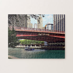 Chicago IL - Watertaxi onder Columbus Dr. Bridge Legpuzzel