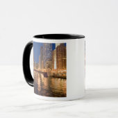 Chicago, Illinois, Silhouet en Chicago River om 2 Mok (Voorkant links)