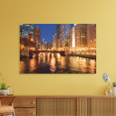 Chicago, Illinois, Silhouet en Chicago-rivier om 2 Canvas Afdruk (Insitu (Woonkamer))