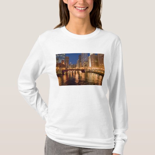 Chicago, Illinois, Skyline en Chicago River op 2 T-shirt (Voorkant)