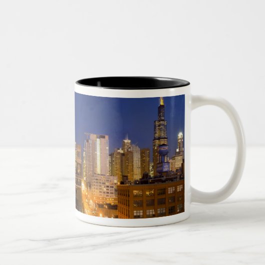 Chicago, Illinois, skyline shot van West Loop Tweekleurige Koffiemok (Rechts)