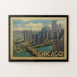 Chicago Jigzaag Puzzle Illinois Vintage Travel Legpuzzel<br><div class="desc">Het ontwerp van Chicago Illinois in Vintage Travel-stijl met een uitgebreid uitzicht skyline in de stad met boten in de haven.</div>