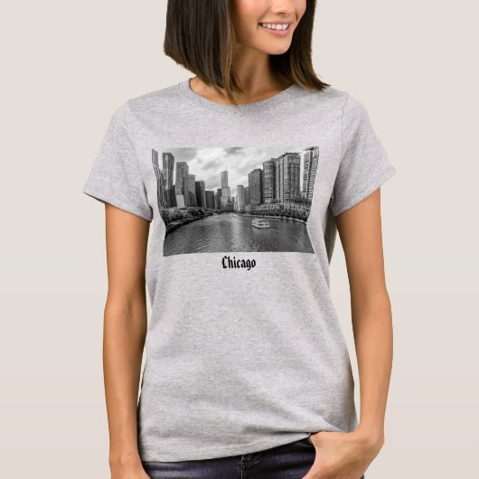 Chicago River and Trump Tower Grayscale T-Shirt (Voorkant)