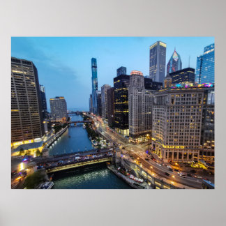 Chicago Silhouet bij Schemering Rivier View Poster