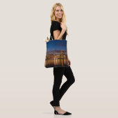 Chicago Skyline bij nacht Tote Bag (Op model)