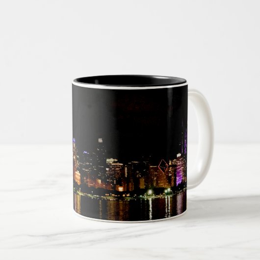 Chicago Skyline bij Night Two-Tone Coffee Mok (Voorkant rechts)