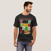 Chicago Style Hot Dog Periodic Dinner Table of Ele T-shirt (Voorkant volledig)