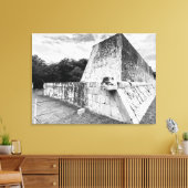 Chichén Itzá over de grote bal Canvas Afdruk (Insitu (Woonkamer))
