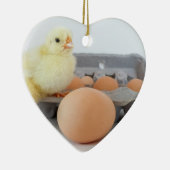 Chick and Egg Carton met bruine eieren Keramisch Ornament (Rechts)