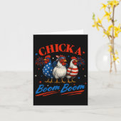 Chicka Boom Boom Funny Patriotic Chicken 4th of Ju Kaart (Gele Bloem)