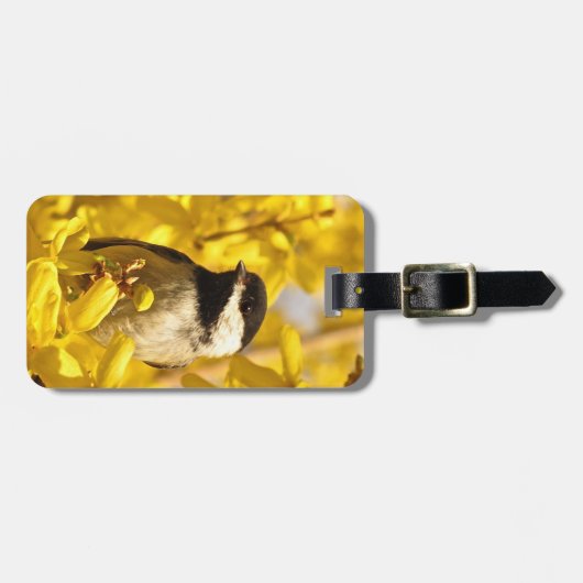 Chickadee Bird en Yellow Flowers Bagagelabel (Voorkant horizontaal)