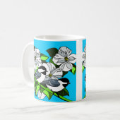 Chickadee onder Dogwood Flowers Koffiemok (Voorkant links)