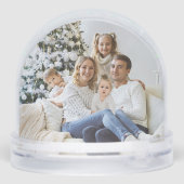 Chickadee op Pine Spring Kerstgezin Sneeuwbol (Achterkant)