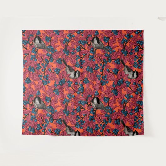 Chickadevogels op blauwbes-takken op sinaasappel wandkleed (Voorkant (horizontaal))