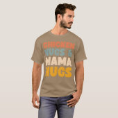 Chicken Nugs and Mama Hugsoddler Nuggets Food fami T-shirt (Voorkant volledig)
