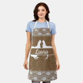 Chicken Split Monogram Lace Burlap Apron Jouw naam Schort (Gedragen)