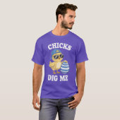 Chicks Dig Me Speelse Retro Graphic T-shirt voor d (Voorkant volledig)
