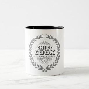 CHIEF COOK EN FLESWASHER MOK MET TWEE TONEN KOFFIE
