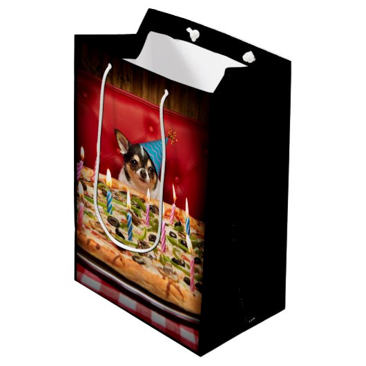 Chihuahua Birthday Pizza Pie Medium Cadeauzakje (Voorkant Gekanteld)