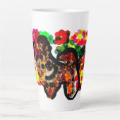 Chihuahua bloemen latte mok (Voorkant)