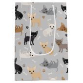 Chihuahua Botten en Paws Gray Medium Gift Bag Cadeauzakje (Achterkant)