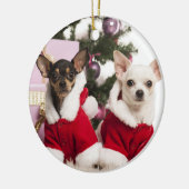 Chihuahua die een kerstpak draagt keramisch ornament (Links)