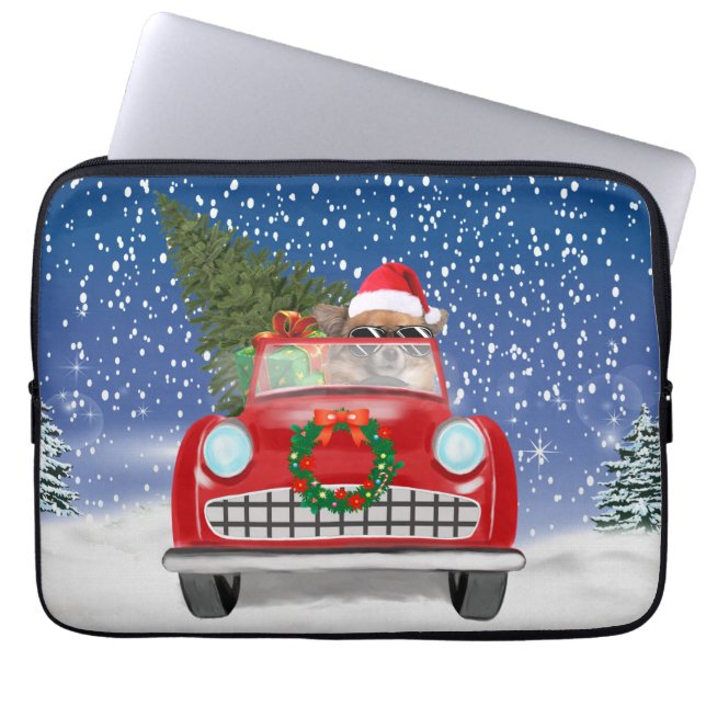 Chihuahua Dog bestuurt auto met sneeuwkerst Laptop Sleeve (Voorkant)