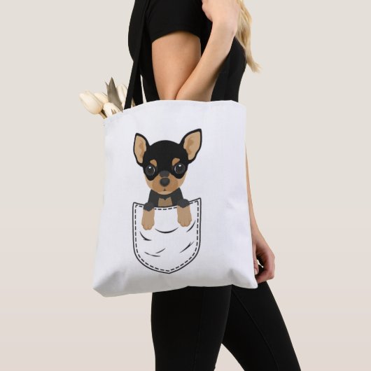 Chihuahua Dog in Pocket Tote Bag (Dichtbij)