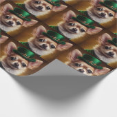 Chihuahua Dog in St. Patrick's Day Dress Cadeaupapier (Hoek)
