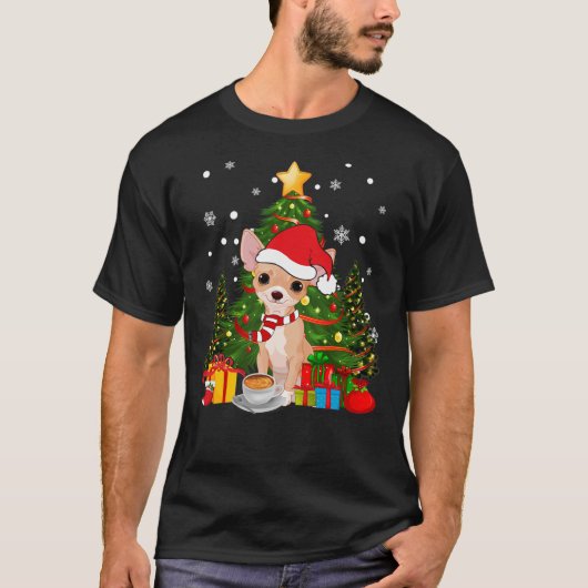 Chihuahua Dog Kerstmis is een lichtboom met cadeau T-shirt (Voorkant)