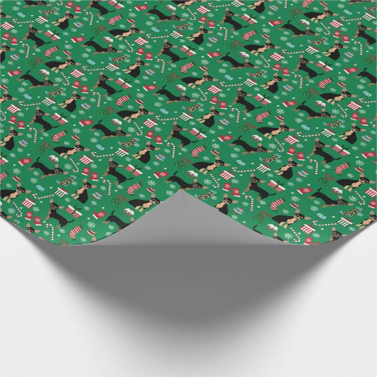 Chihuahua Dog Kerstzwart en tan Cadeaupapier (Hoek)