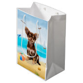 Chihuahua Dog op strand Medium Cadeauzakje (Voorkant Gekanteld)
