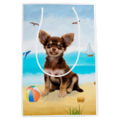 Chihuahua Dog op strand Medium Cadeauzakje (Voorkant)