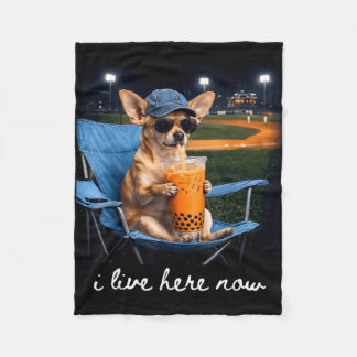 Chihuahua drinkt ijskoffie honkbalveld live fleece deken