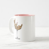 Chihuahua in Cocktail Glass Tweekleurige Koffiemok (Voorkant links)