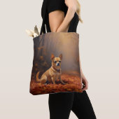 Chihuahua in de herfst laat Herfst inspireren Tote Bag (Dichtbij)