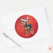 Chihuahua Kerstmis op rood Ronde Sticker (Envelop)