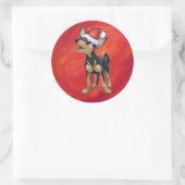 Chihuahua Kerstmis op rood Ronde Sticker (Tas)