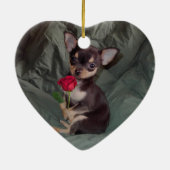 Chihuahua MerryRose die een Roos-sieraar houdt Keramisch Ornament (Achterkant)