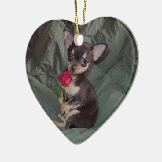 Chihuahua MerryRose die een Roos-sieraar houdt Keramisch Ornament (Links)