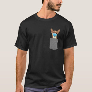 Chihuahua met masker in het veld Dogs van de borst T-shirt