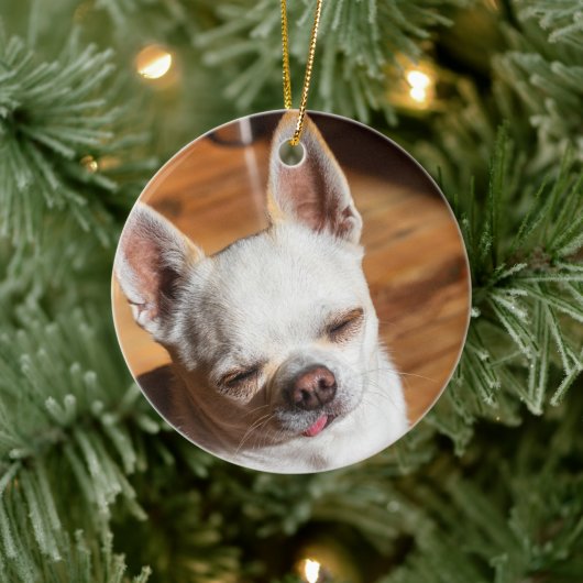 Chihuahua slaperige knipoog ontspannen tong uit Fo Keramisch Ornament (Boom)