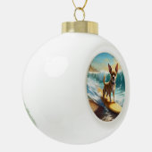 Chihuahua strand surfen schilderij keramische bal ornament (Links)