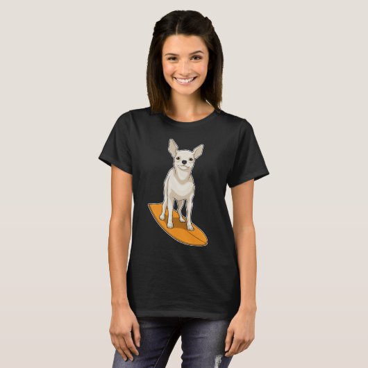 Chihuahua Surfer Surfboard T-shirt (Voorkant volledig)