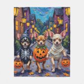 Chihuahua Trick-or-Treating in Halloween Kostuums Fleece Deken (Voorkant)