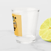 Child-Friendly Bee Mascot with Dotted Trail Shot Glas (Rechts)