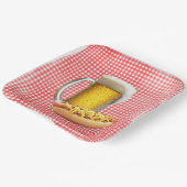 Chili Hot Dog en Bier Op Gingham Papieren Bordje (Gebogen)